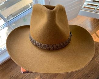 Lot B126 - Vintage Beaver Stetson Hat, $80