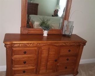  Available for presale, priced @ $ 1175.00    Call for purchase. Nice CLEAN damage free 5pc Bedroom suite. With bed and newer king mattress / box spring. 