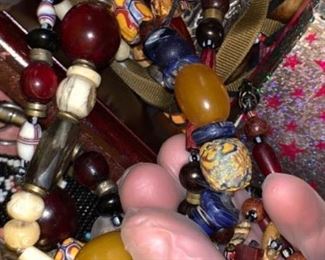 Semiprecious stones, venation glass beads necklaces and bracelets