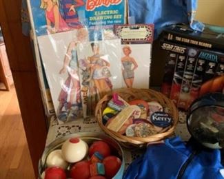 Barbie kit, vintage billiard balls