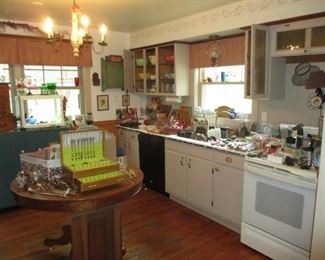 Lots of Vintage Kitchen Items