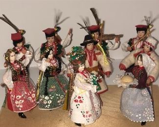 Lot #17 polish ceremony includes 10 dolls, $48