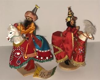 Lot#25 pair of small soldiers on horses, $16 for the pair