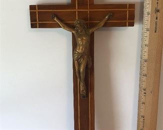 Lot #121 crucifix gold-tone, $12