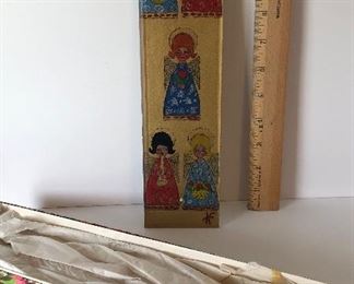 Lot #172 Hand painted glass door push, Helen Fletcher, $24