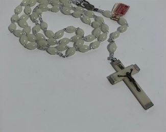 Lot #250 glow in the dark rosary, $12