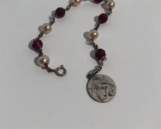 Lot #304 pearl and crystal chaplet, $10