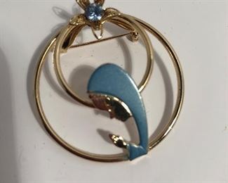 Lot #353 round pin, $8