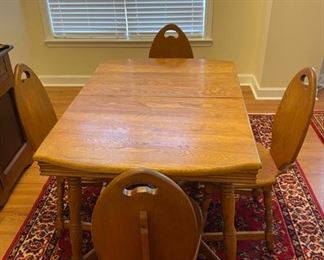 Dining table & Chairs https://ctbids.com/#!/description/share/410210