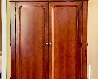 Hooker Furniture king size bedroom set Chest of drawers, dresser with mirror, wardrobe and king size bed