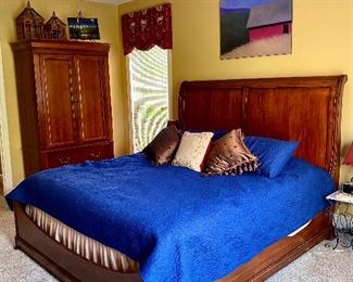 Hooker Furniture king size bedroom set Chest of drawers, dresser with mirror, wardrobe and king size bed