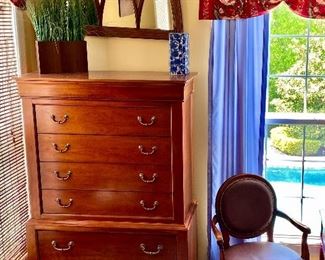 Hooker Furniture king size bedroom set Chest of drawers, dresser with mirror, wardrobe and king size bed