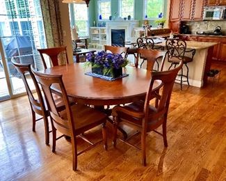 Round table and chairs, kitchen table and chairs, dining table and chairs