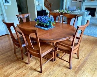 Kitchen table and chairs, dining table and chairs, round table and chairs