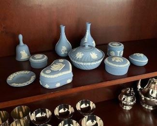 10 PIECES OF WEDGWOOD $100