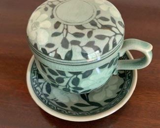 COVERED TEA CUP W/STRAINER $18