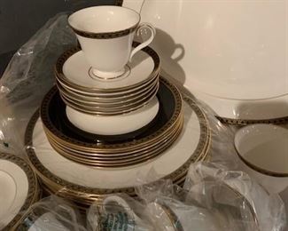 Wedgewood Fine China - New/Never Used Service for 8 plus Platter $235
