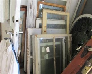 Many vintage windows for your art projects