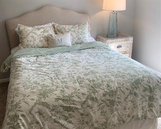Queen size linens & pillows - $75 or best offer 