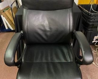 Black Faux Leather Office Chair https://ctbids.com/#!/description/share/413075