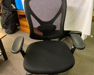 Mesh office chair https://ctbids.com/#!/description/share/413076