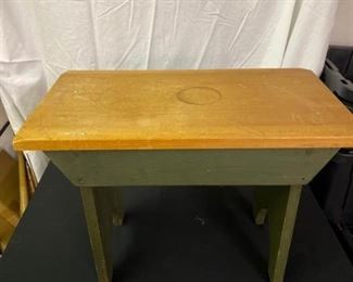 Small wood table https://ctbids.com/#!/description/share/413107