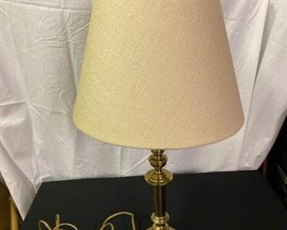 Brass Lamp with shade https://ctbids.com/#!/description/share/413116