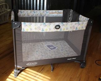 Graco Pack and Play	
Clean and in good shape. Comes with carry case.