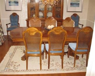 $150, Thomasville dining room table & chairs, 44 x 88" as shown with one leaf, one more leaf available and 8 chairs. excellent condition.