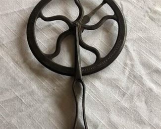 Antique Traveler https://ctbids.com/#!/description/share/409604