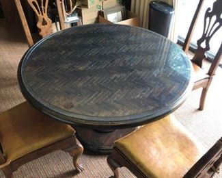 Round Gaming/Dining Table with 4 Chairs https://ctbids.com/#!/description/share/409592