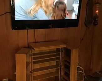 55" Sanyo TV with DVD Cabinet https://ctbids.com/#!/description/share/409567
