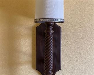 	Sconce 1	
Electric wall sconce 27" x 7"
