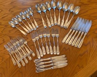 	Flatware	
10-butter knives, 10-salad forks, 7-forks, 8-lg spoons,6-sm spoons