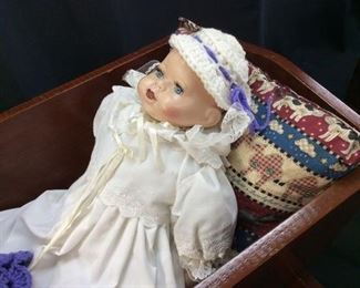 VINTAGE DOLL/BABY CRIB w 2 DOLLS