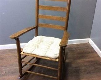 VTG. LADDER BACK ROCKING CHAIR