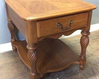 RIVERSIDE FURNITURE 1 DRAWER END TABLE