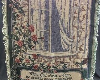 THROWS/TAPESTRIES/QUILTS