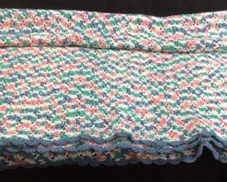 THROWS/TAPESTRIES/QUILTS