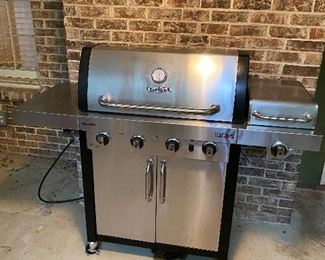 COMMERCIAL 4 BURNER LIQUID PROPANE / NATURAL GAS INFRARED GAS GRILL W/ SIDE BURN