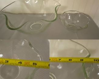 set of 2 glass bowls                                                                                       PRICE: $12