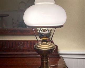 Vintage electric brass Aladdin Lamp                                                          PRICE: $35
