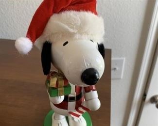 141Peanuts Snoopy Nutcracker