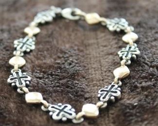 204Cross Bracelte