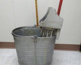 Geerpress Mop Ringer and Bucket on Wheels