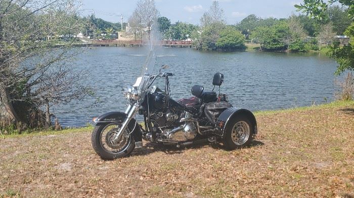 '07 Harley Davidson Softail /lots of extras/trike kit