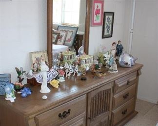 Long dresser with mirror-part of a five piece vintage bedroom set