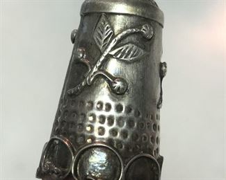ITEM 84: Sterling silver thimble $20