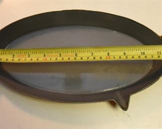 ITEM 100: Enameled cast iron roasting pan Small $20 Made in Belgium