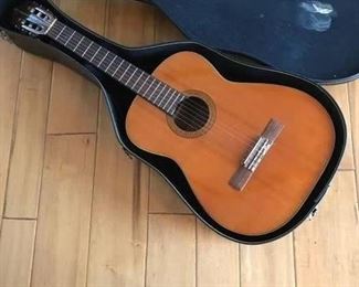 Guitar Delray model g 465 classical guitar 1960's and 1970's 
